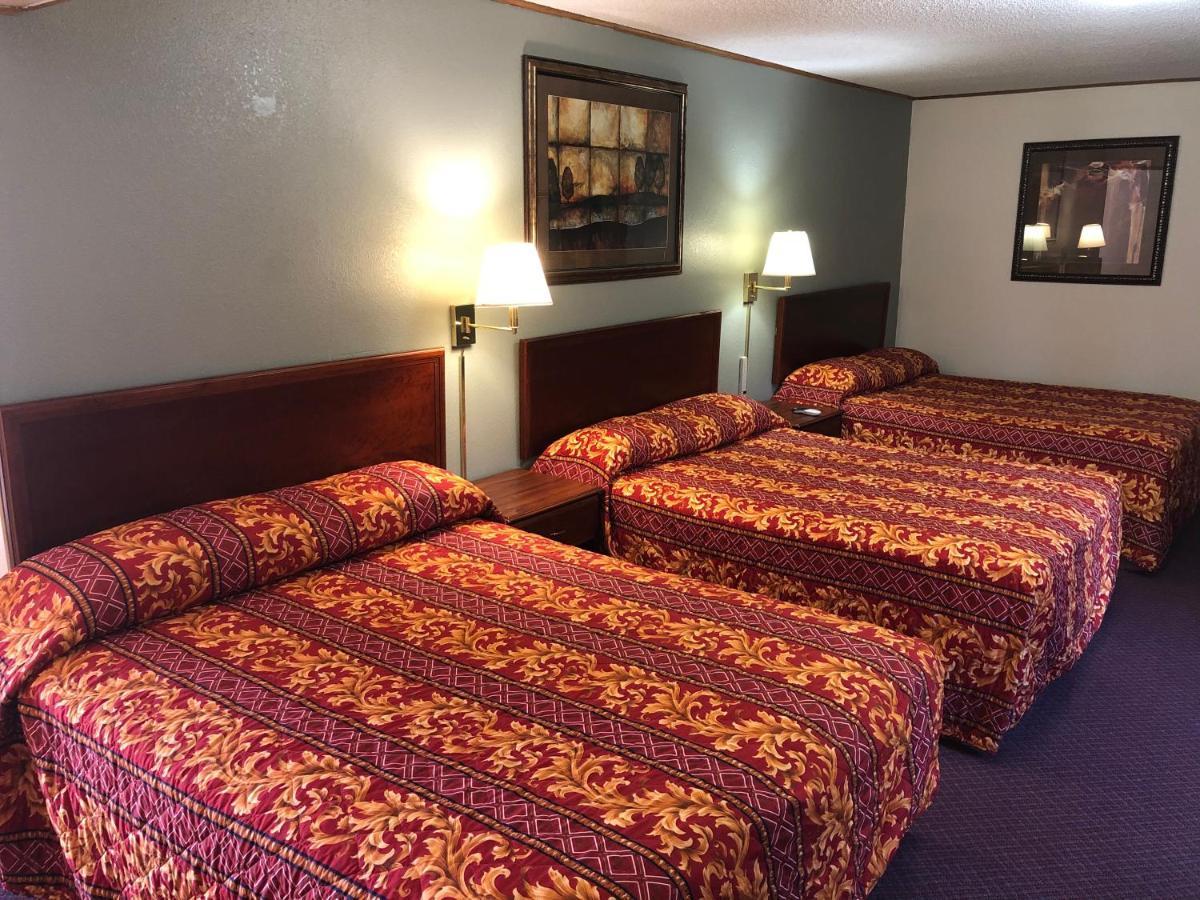 Budget Host Inn - Emporia Extérieur photo